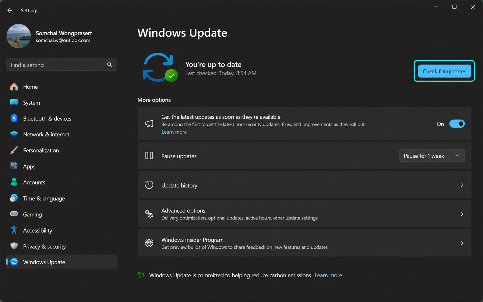Windows 11 update button highlighted